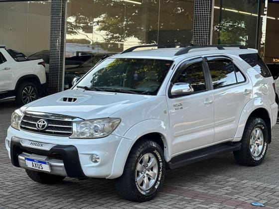 TOYOTA HILUX SW4 3.0 SRV 4X4 16V TURBO INTERCOOLER DIESEL 4P AUTOMÁTICO